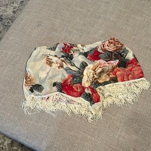 Show me your mumu, tasseled short shortS